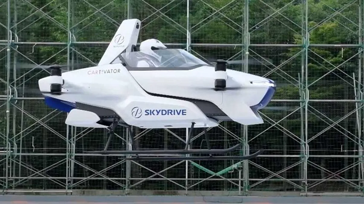 Prima mașină zburătoare din lume. Demonstrație în public: cum arată