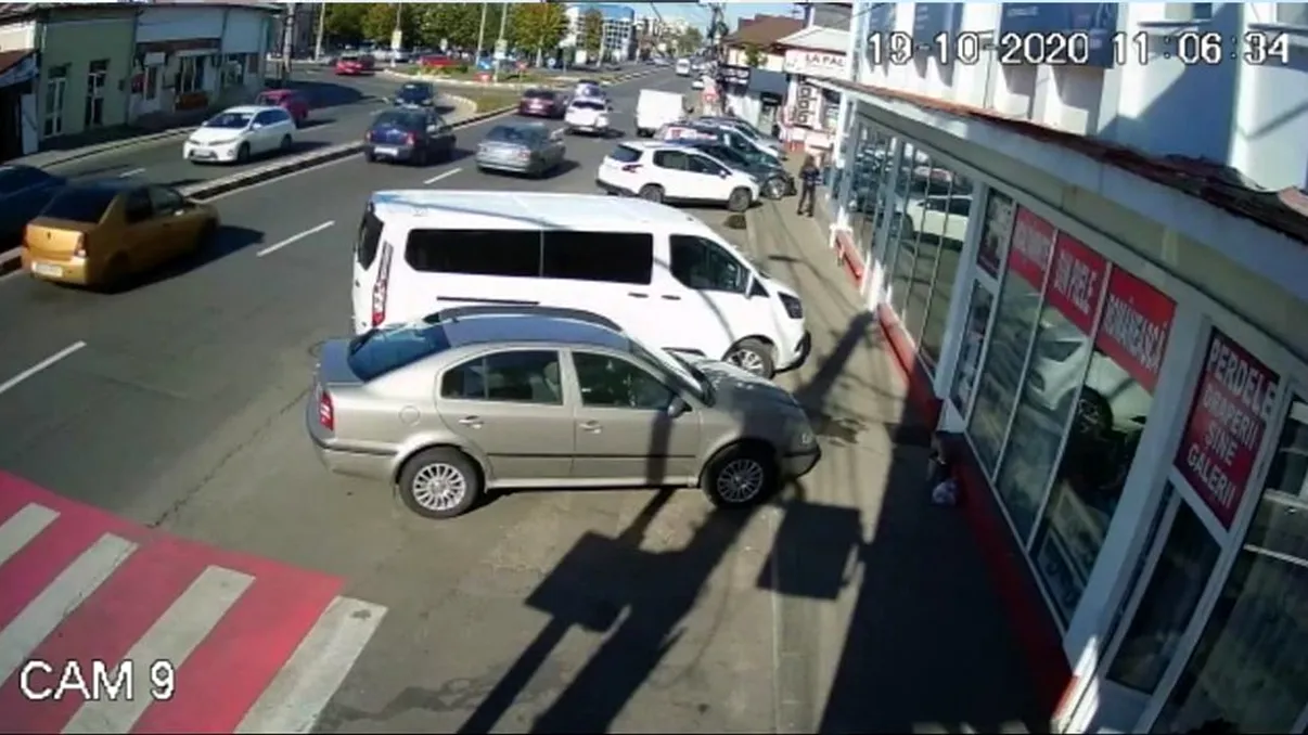 Ce a găsit o femeie din Argeș într-o parcare. Poliția i-a bătut la ușă după fix 3 zile