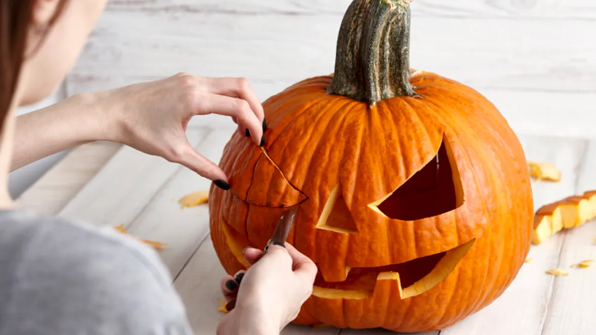 Tradiția lămpii din dovleac de Halloween. Legătura ei cu spiritele și diavolul