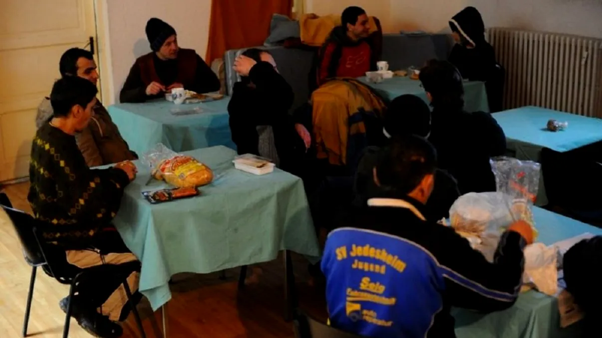 Șoc! Fiul unei vedete nu are casă şi locuieşte într-un adăpost. Tatăl lui e milionar, dar nu-l ajută