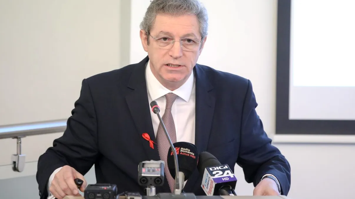 Pacienți internați la Terapie Intensivă, lăsați fără tratament? Medicul Adrian Streinu-Cercel, acuzații grave la adresa unui renumit medic