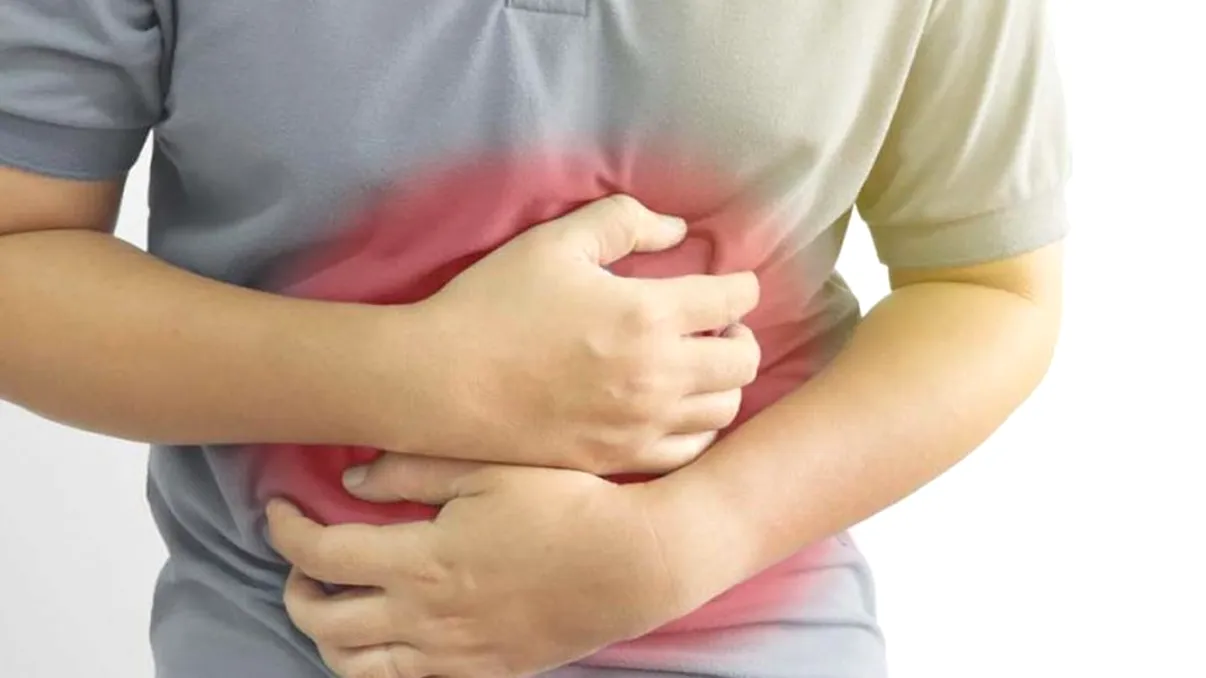 Greșelile pe care le fac mulți români după ce mănâncă. Trebuie să scoți lucrurile astea din obicei