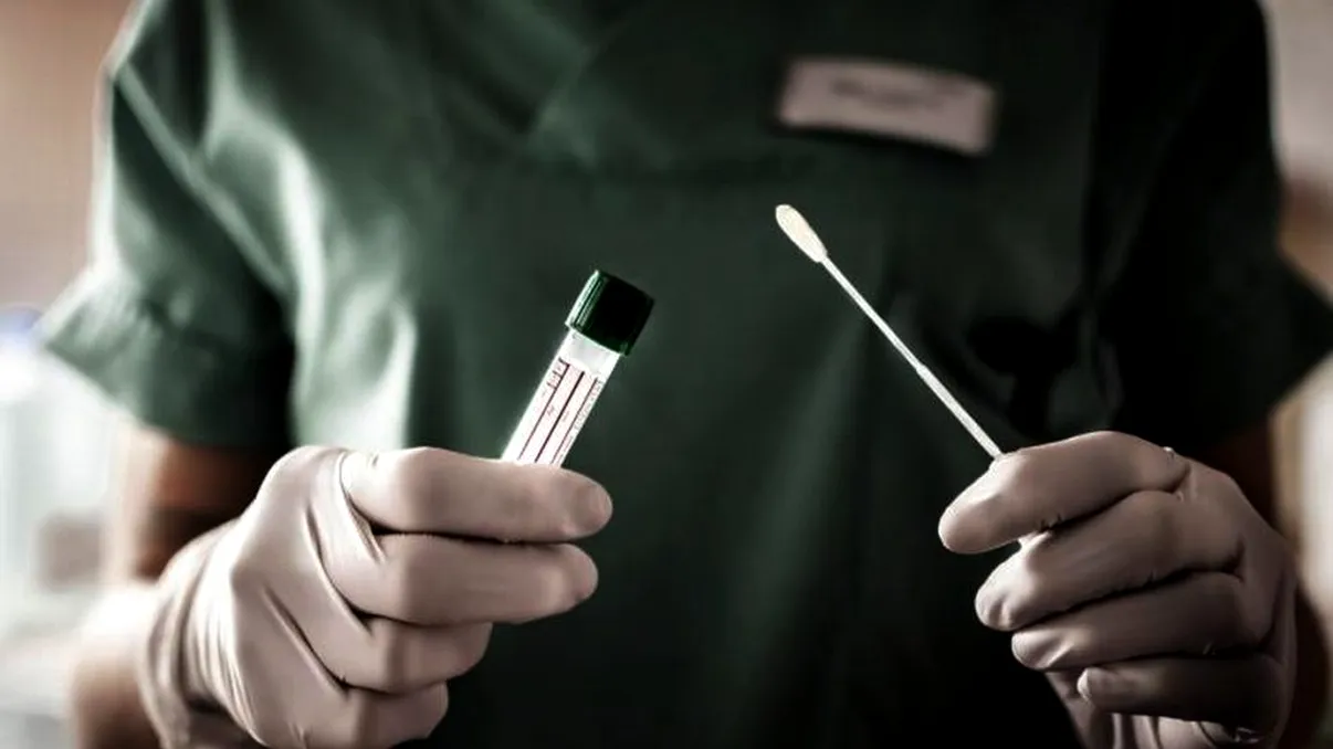 Artistă din România, depistată cu Covid-19. Are nevoie disperată de ajutor pentru a trăi