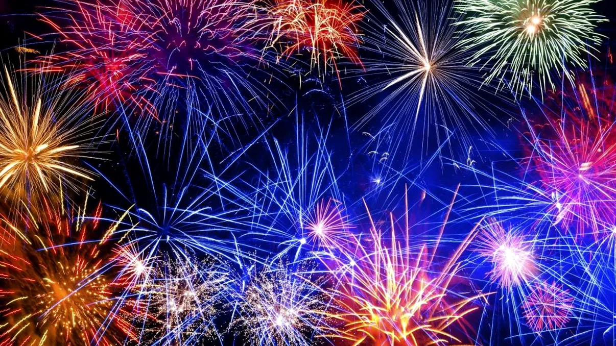 Câte persoane au voie să petreacă într-o casă de Revelion. Răsturnare de situație, anunțul surpriză al Guvernului