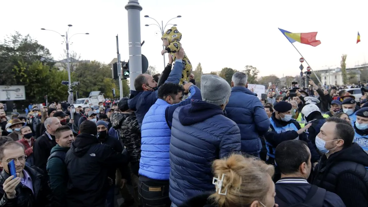 Protest în Piața Victoriei. Oamenii au ieșit în stradă de disperare. Ce nemulțumiri au