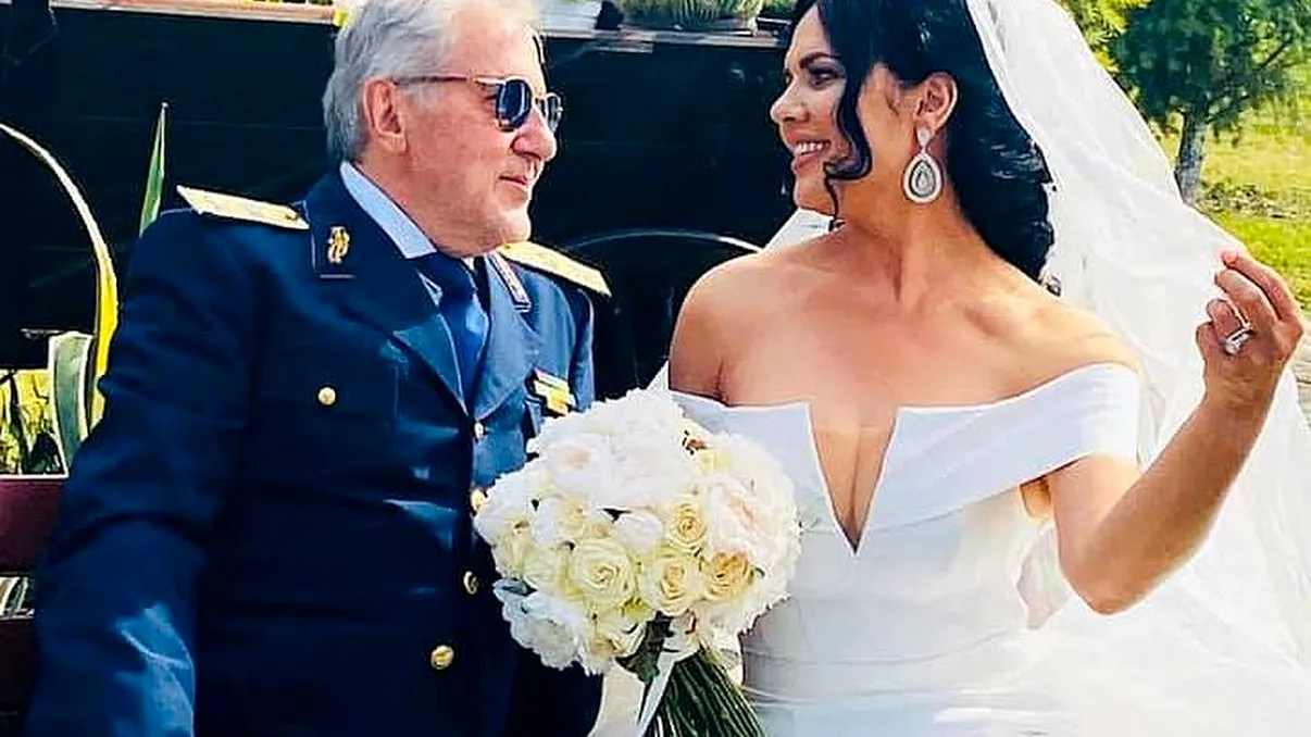 Soția lui Ilie Năstase, apariție de senzație într-o rochie extrem de scurtă și mulată. A atras toate privirile! Foto