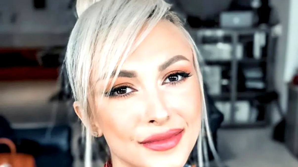 Andreea Bălan, primele imagini după ce s-a internat în spital. Cum se simte și cum arată cântăreața
