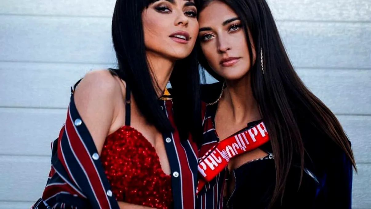 Imagini incendiare cu Inna și Antonia. Cum s-au atins cele două mari vedete din România