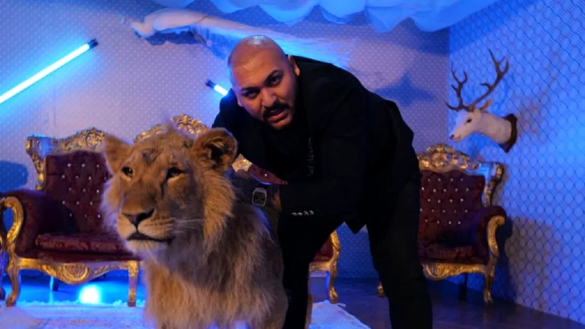 Cine este, de fapt, stăpânul leului folosit de Dani Mocanu. Animalele lui au sfâșiat o femeie