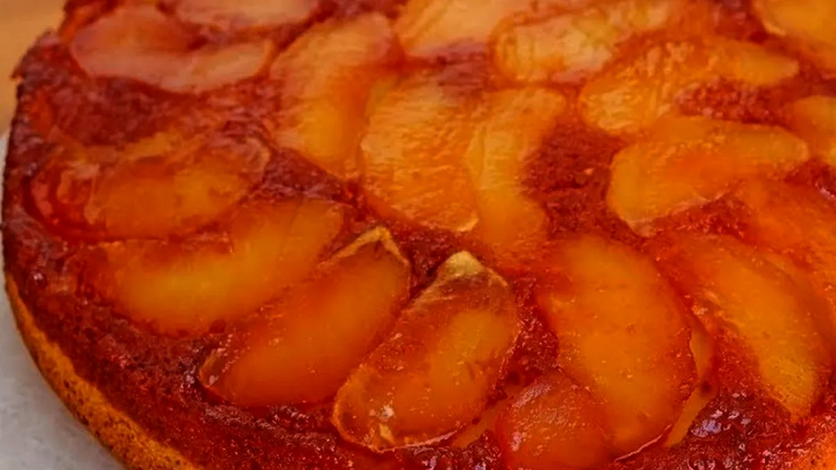 Tartă răsturnată, rețetă cu fructele vedetă ale toamnei 2020