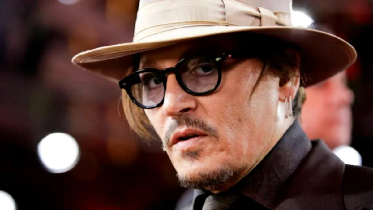 Johnny Depp vine în România! Când ajunge actorul la București și ce va face aici