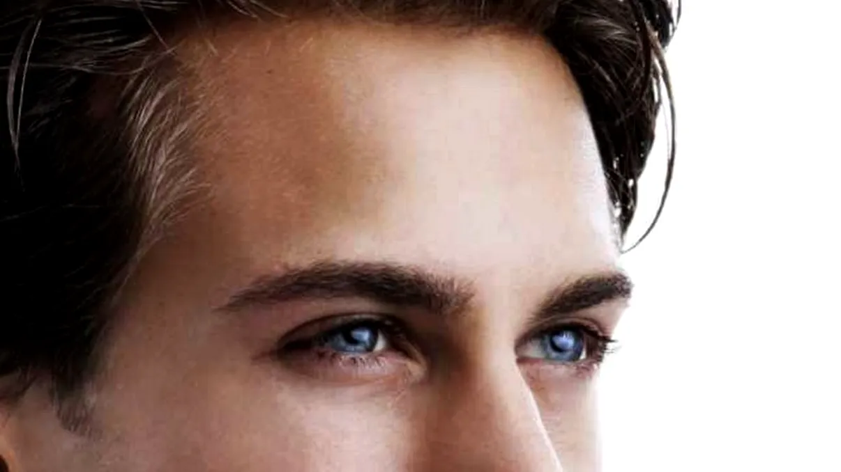 Cum citești un om? Ce spun ochii, mâinile și picioarele despre cel de lângă tine