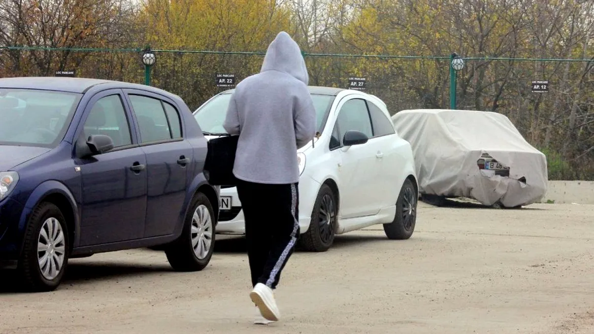 Vedetă din România, dată afară din casă de iubitul milionar. O acuză că face amor pe bani cu alții