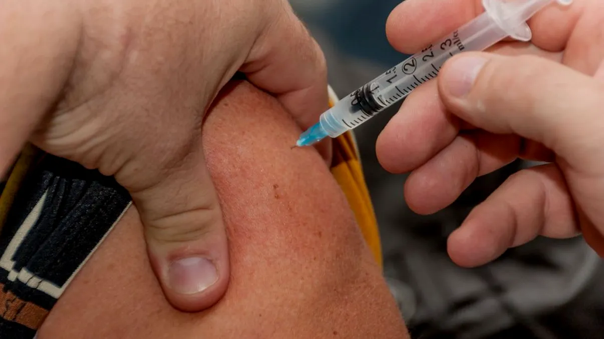 Singura țară care nu se grăbește să vaccineze oamenii anti-covid-19. Motivarea lor e dreaptă și logică