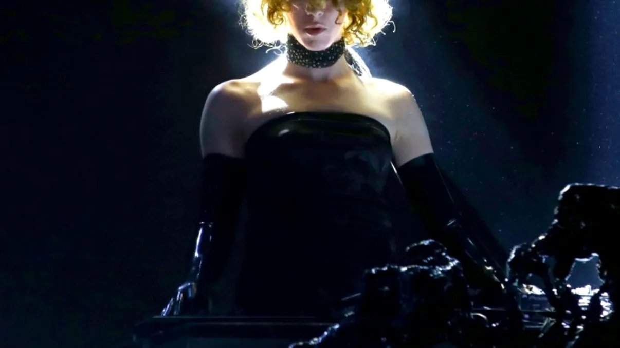 Doliu mare în showbiz. Cântăreața a murit la doar 34 de ani, într-un accident groaznic