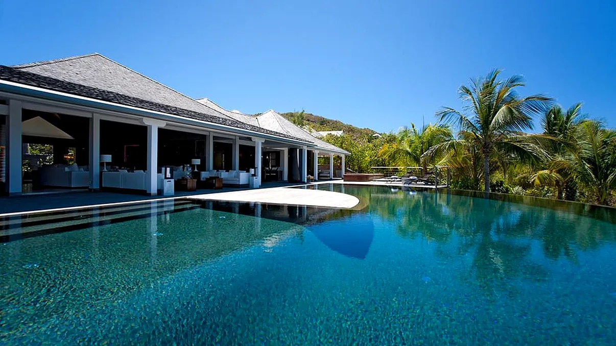 Vedeta care se izolează pe o insulă din Caraibe. Ce mare artist a luat covid-19