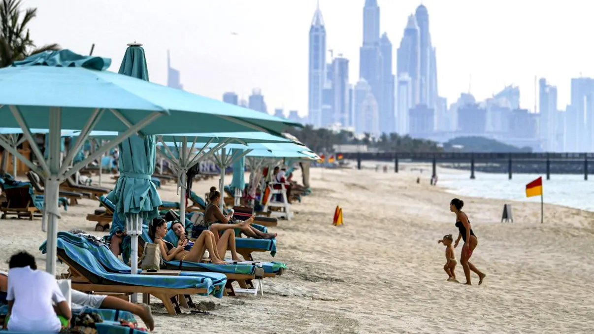 Actor celebru din România are problema oamenilor bogați. A plecat în vacanță în Dubai: 