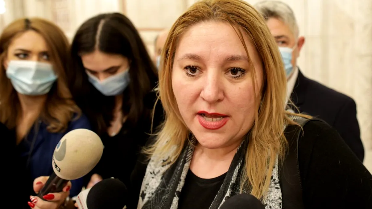 Diana Șoșoacă continuă lupta anti-Covid-19: 