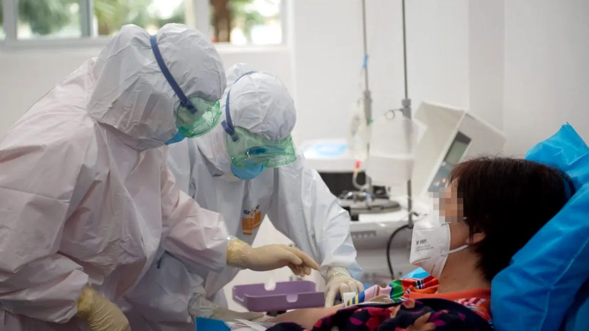 Cum ajung românii să intre sănătoși în spital și să se externeze infectați cu Covid-19. Adevărul pe care medicii îl ascund