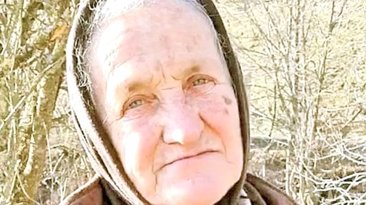 Durerea unei bătrâne a cărei casă va fi înghițită de ape: ”Mă mut lângă vacă, dar nu plec de aici”