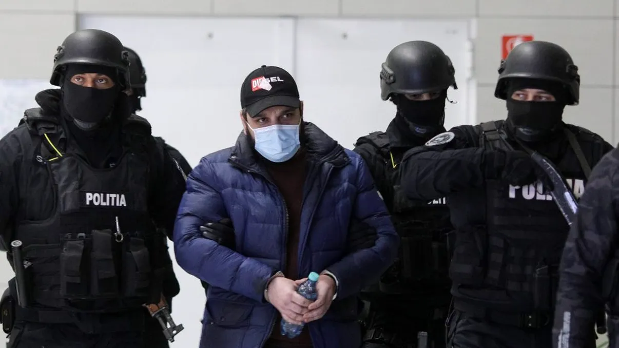 A fost extrădat în România! Ce cămătar periculos a intrat în țară, vineri noaptea