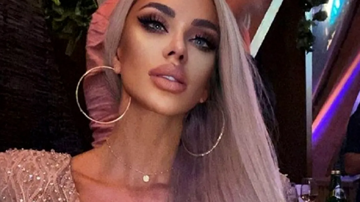 Bianca Drăgușanu a sărit la bătaie: ‘I-a dat cu paharul în cap, apoi a luat cuțitul și a sărit la el’