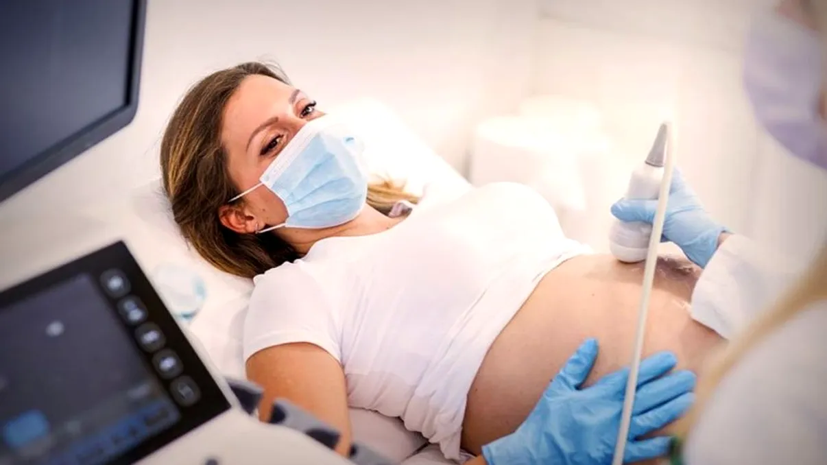 Medicii trag un nou semnal de alarmă. Cum afectează infecția cu Covid-19 viitoarele mămici. Ce trebuie să facă de urgență