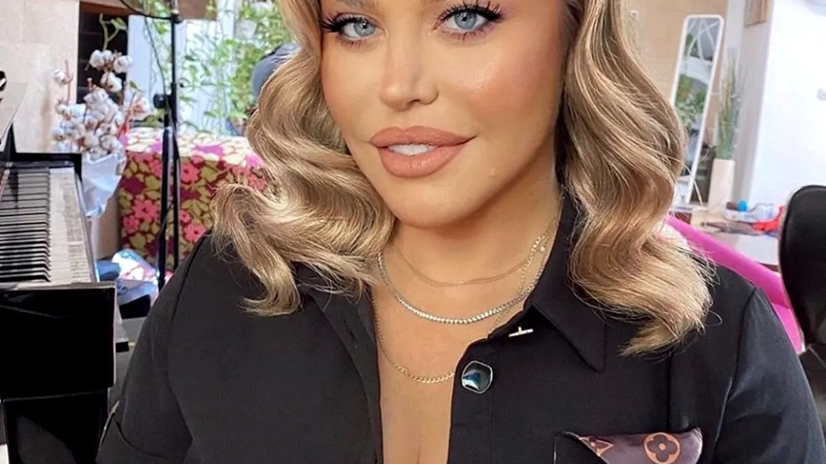 Loredana Groza, imagine interzisă minorilor. Cum a apărut cântăreața, este ireal