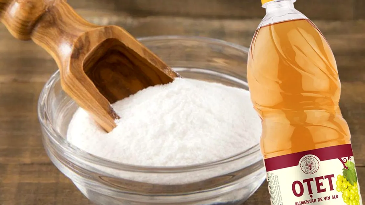 A folosit bicarbonat de sodiu și oțet și a scăpat de probleme. Ce s-a întâmplat în doar 30 de minute