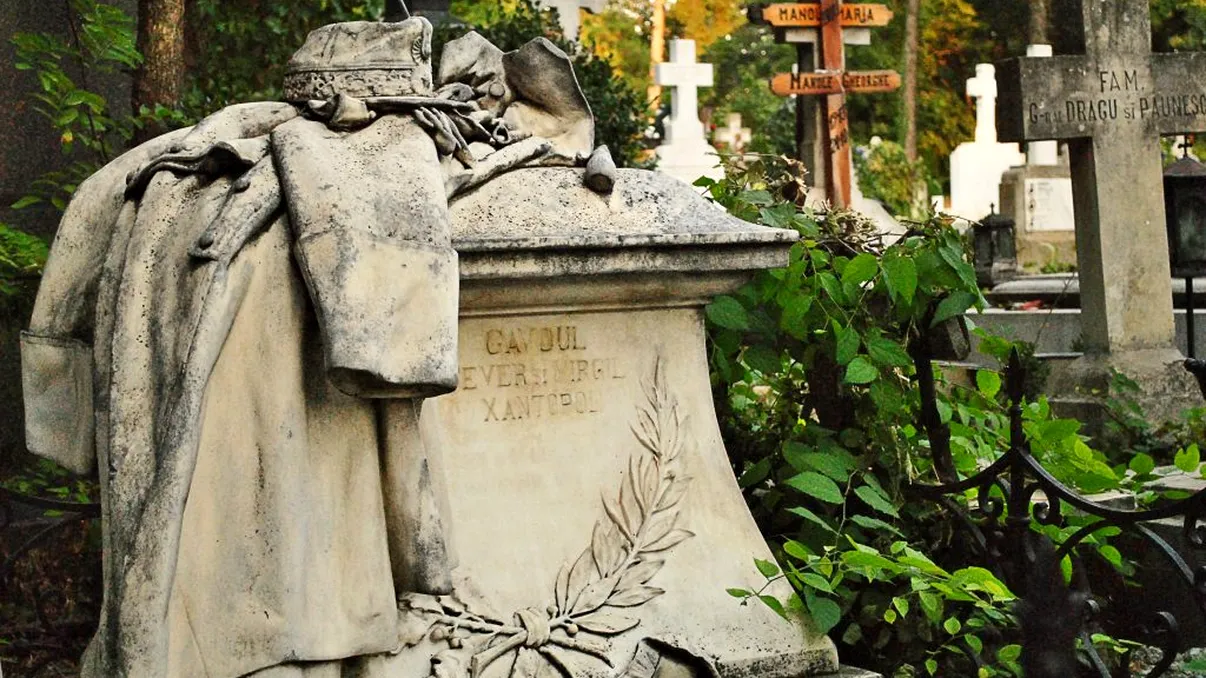 Cu cât se vinde un monument funerar în cimitirul Bellu. Suma este amețitoare pentru orice român