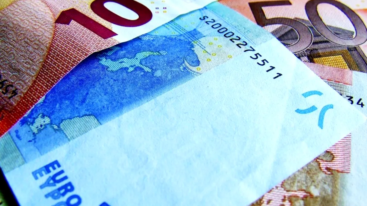 Curs BNR pentru 4 martie 2021. Crizele pieții financiare românești