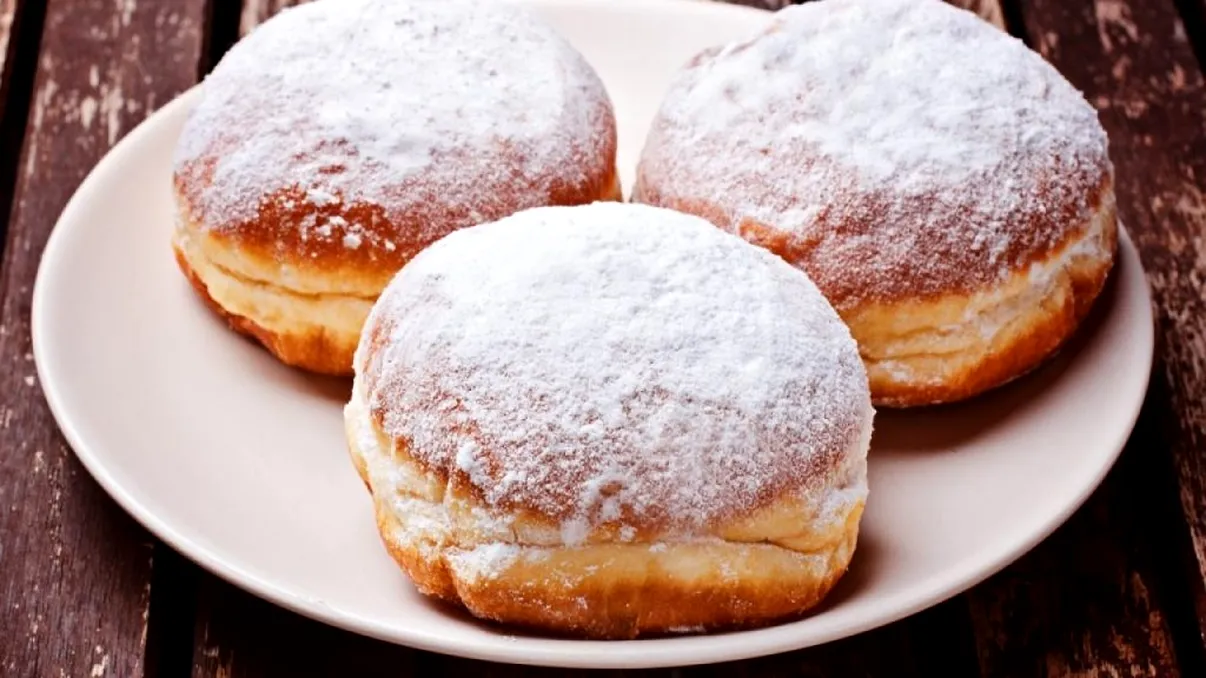 Gogoși poloneze cu aluat fraged. Secretul reteței tradiționale este doar aici