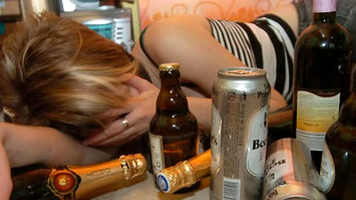 Cum arată acum femeia care obișnuia să bea 12 beri și un litru de vodkă pe zi. Ce transformare