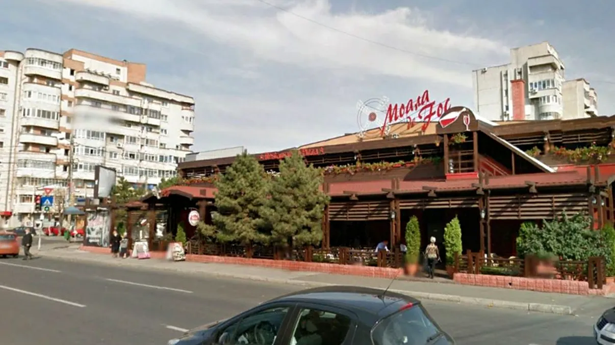 Bărbat din Iași, despăgubiri colosale din partea unui restaurant. Totul din cauza orientării sale sexuale