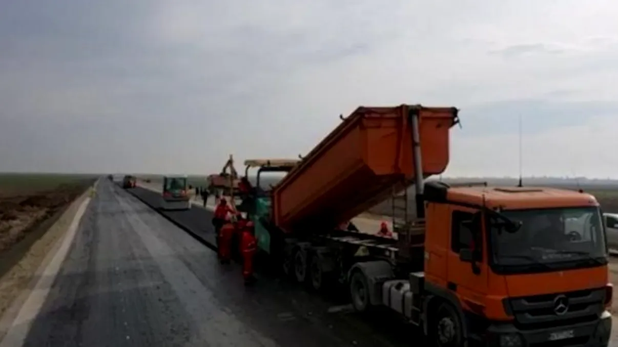 Cum arată până acum Drumul expres Craiova-Piteşti. Peste 700 de utilaje sunt mobilizate pe şantier