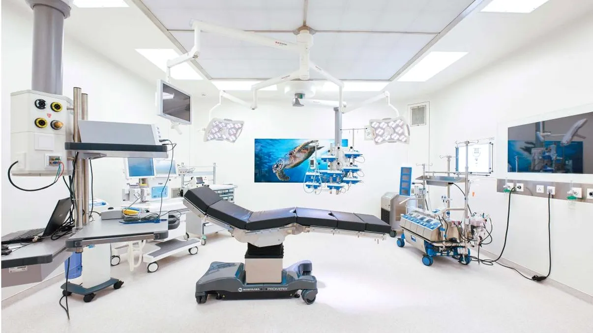 Descoperire șocantă în abdomenul unei femei din Botoșani. Medicii au operat-o de urgență