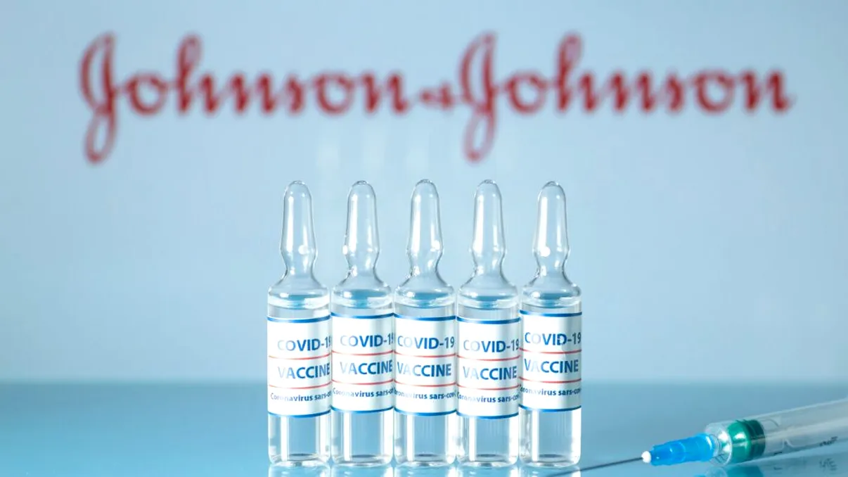 O femeie de 50 de ani a murit după vaccinarea cu Johnson & Johnson. Ce i-au găsit medicii la creier