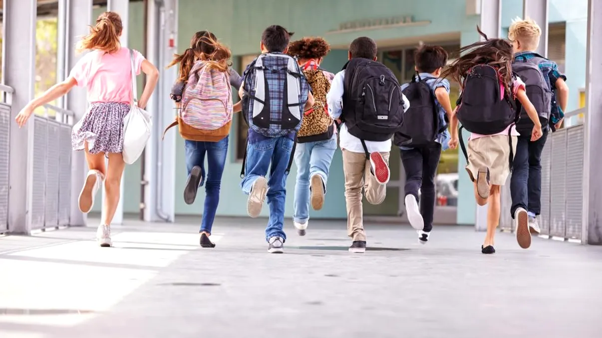 Programul 'Vacanţă activă în Bucureşti': au început înscrierile! Cum pot beneficia de el părinții cu copii