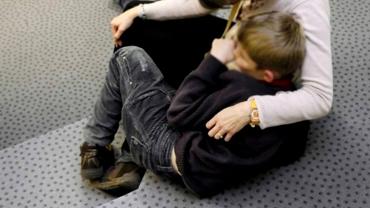 Revoltător! Mamă și copil cu handicap, alungați din magazin fără milă: 