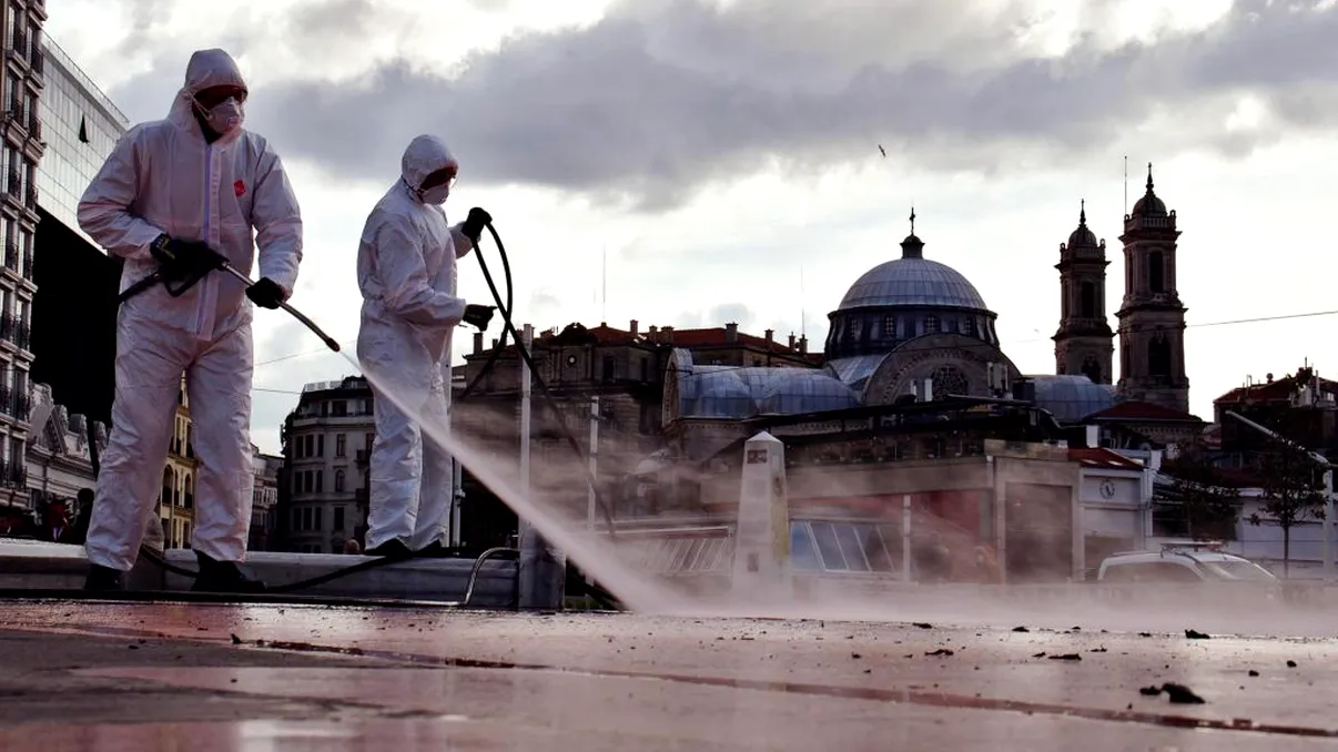 Valul de scumpiri face victime. Gestul dramatic la care au recurs 100 de cântăreți, de sărăcie