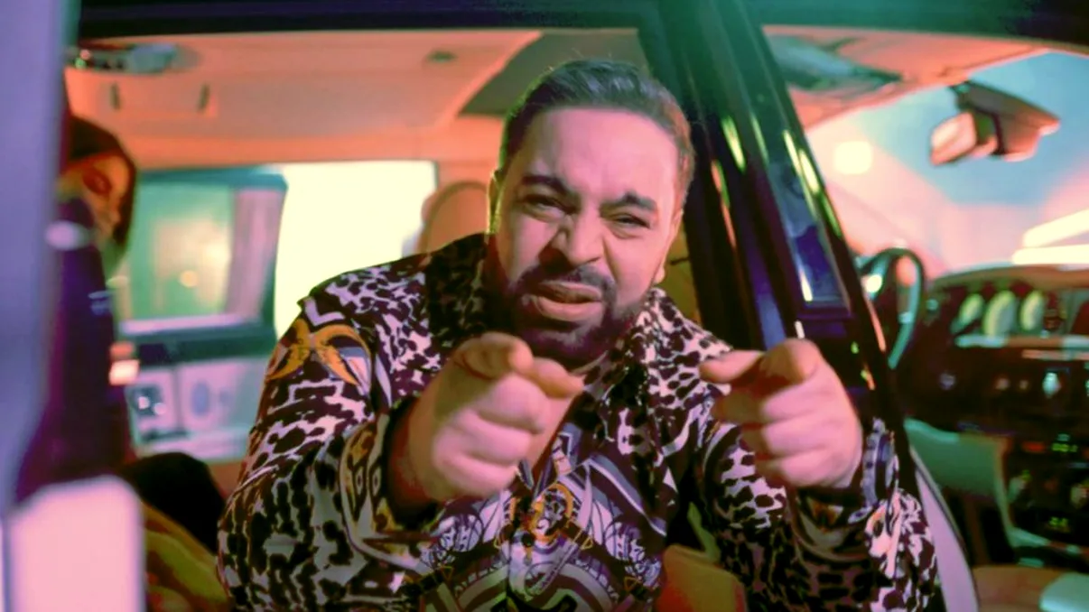 Care este, de fapt, mașina preferată a lui Florin Salam. Și-a cumpărat-o special pentru a simți ceea ce simt rapperii americani. FOTO