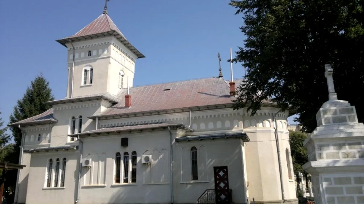 Comuna cu trei monumente istorice importante, despre care aproape nimeni nu știe. Legendele din jurul lor sunt uluitoare