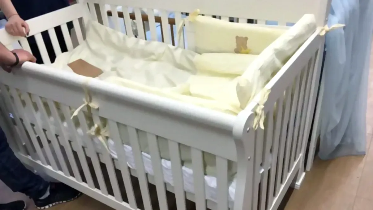 Tragedie în Bistrița-Năsăud. Bebeluș de patru luni, găsit mort în pătuț. Ce pățise micuțul cu câteva zile înainte de tragedie