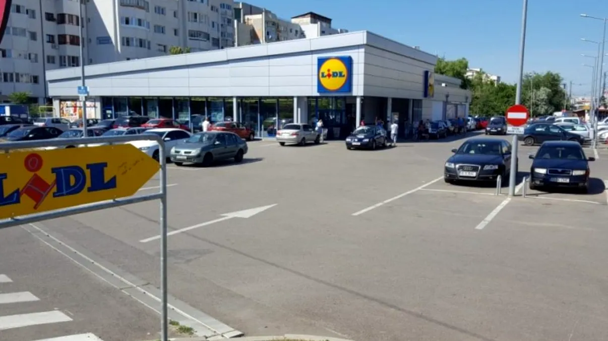 LIDL România, implicat într-un scandal major. Clienții sunt furioși, cum reacționează magazinul