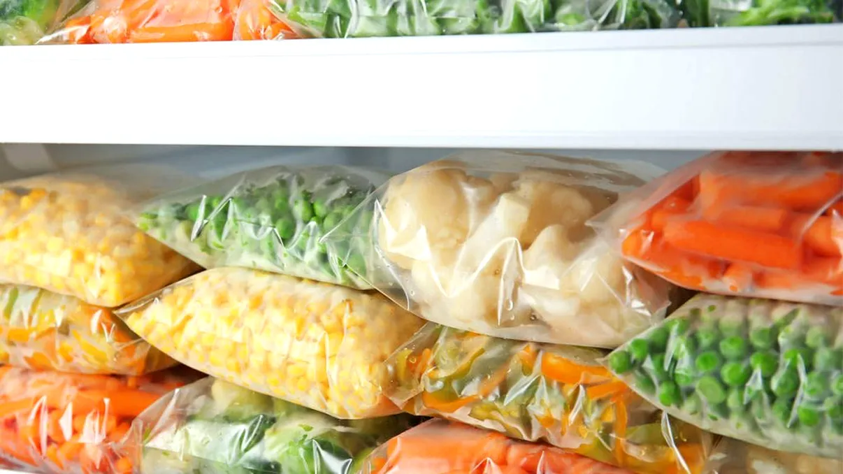 Secretul legumelor congelate pe care nimeni nu ți-l spune. Cât ai voie să le ții la rece, de fapt