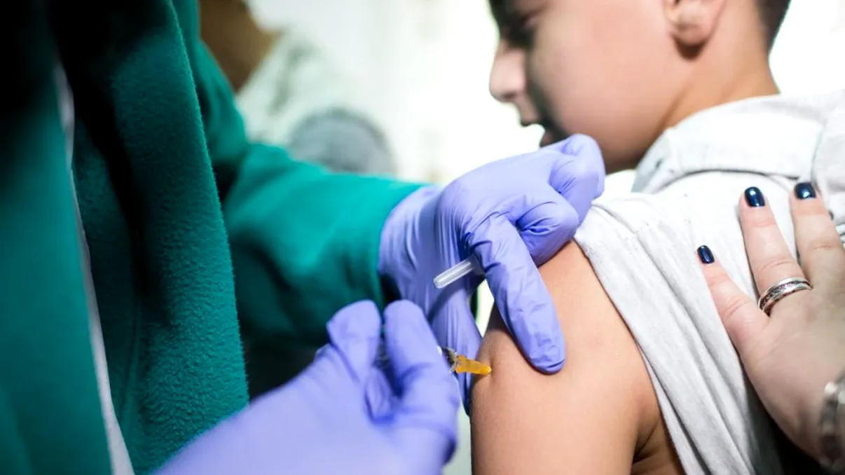 Unde se deschide primul centru de vaccinare pentru copii. Poate începe imunizarea de pe 1 iunie