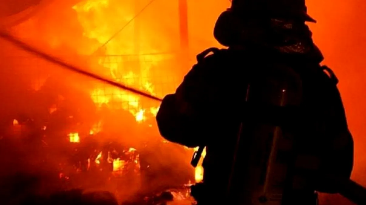 Un tânăr de 27 de ani și-a dat foc, la puțin timp după ce încercase să se spânzure. Ce probleme l-au împins să comită un asemenea gest