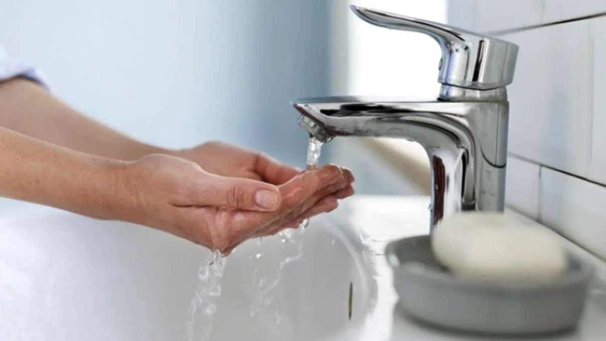 Vești bune pentru românii care nu au apă caldă. Anunț de ultimă oră de la Comisia Europeană