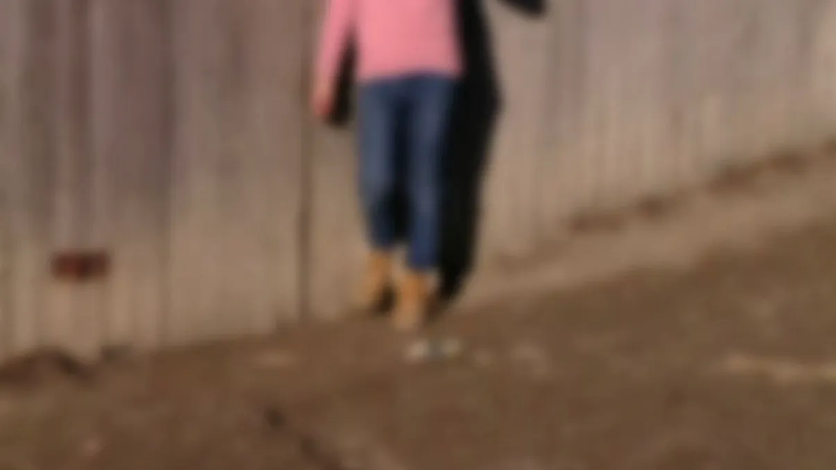 Caz șocant în Vaslui. Fetiță de 11 ani, batjocorită și torturată de tată, imploră ajutor: 