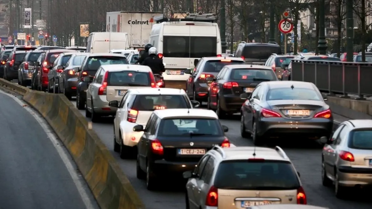 Orașul de 2 milioane de locuitori care va interzice mașinile pe benzină și cele diesel. Decizia este definitivă din 2030